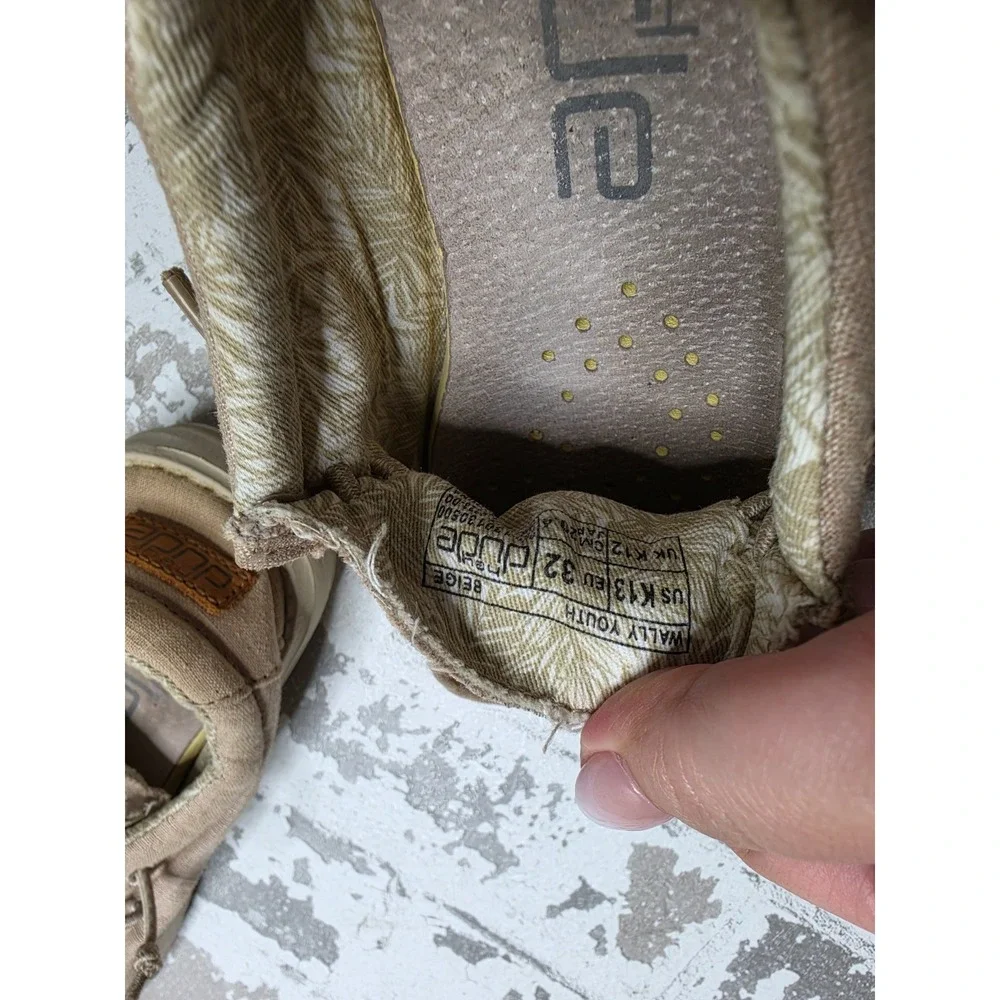 Hey Dude  Wally Youth Basic Beige Lightweight Shoes Size Kids 13